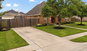 Exterior - 30 Min to NRG Stadium World Cup Pool Home with Gym, Cold Plunge & Sports TVs (League City)