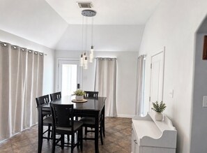 Dining - 30 Min to NRG Stadium World Cup Pool Home with Gym, Cold Plunge & Sports TVs (League City)