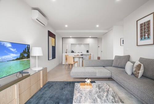 Bright 2-bed Apartment in Fitzroy's Heart