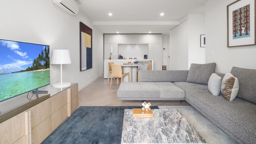 Bright 2-bed Apartment in Fitzroy's Heart