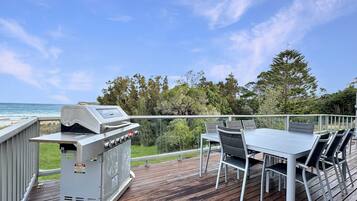 Apartment | Outdoor dining