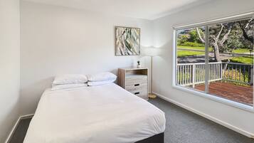 Apartment | 4 bedrooms, iron/ironing board, bed sheets