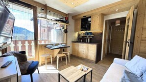 Ảnh chưa phân loại, 2 trong số 3 ảnh, nút