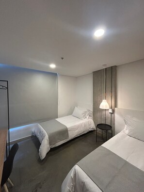 Comfort Twin Room, City View | Desk, free WiFi - AKELA 30 HOTEL (Medellín)