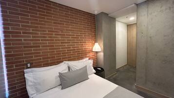 Classic Double Room, City View | Desk, free WiFi