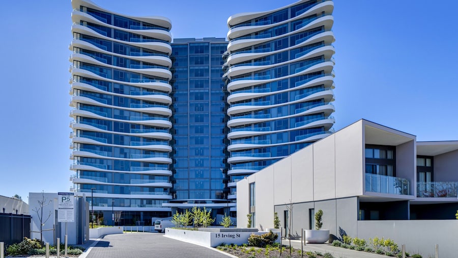 Modern 1-bed Apartment With Parking
