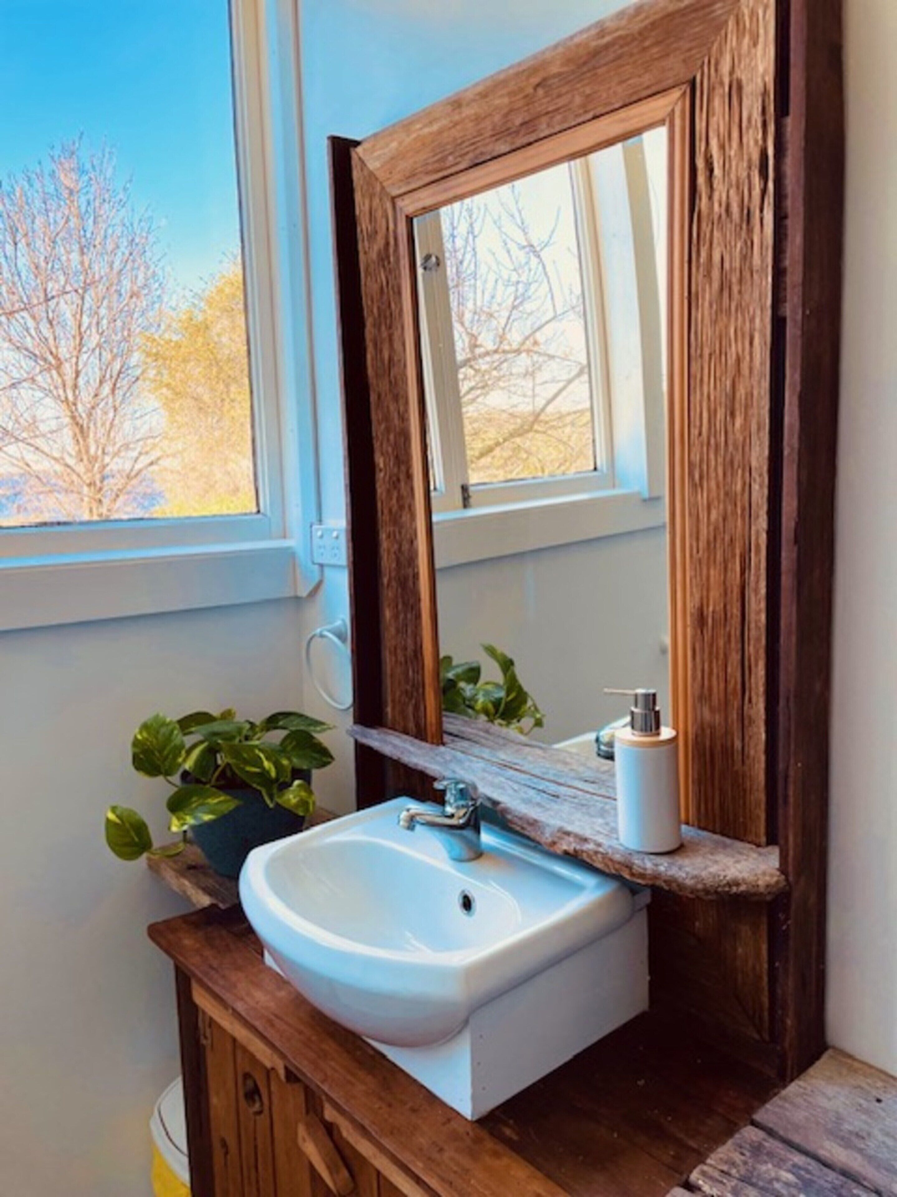 Căn hộ | Phòng tắm | Khăn tắm, giấy vệ sinh 