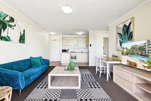 Apartment | Living room - Inner-city 1-bed With Pool & Spa (Brisbane)