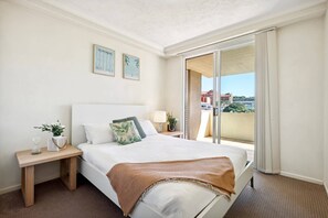 Apartment | 1 bedroom, iron/ironing board, bed sheets - Inner-city 1-bed With Pool & Spa (Brisbane)