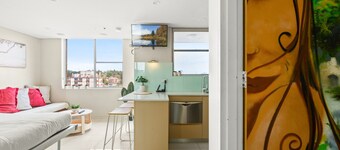 Bondi Studio Apartment With Pool & Rooftop Views