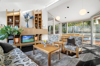 5-bed Haven With Pool Minutes From Beaches