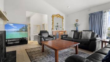 Apartment | Living room