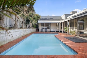 Apartment | Pool - 5-bed Haven With Pool Minutes From Beaches (Melbourne)