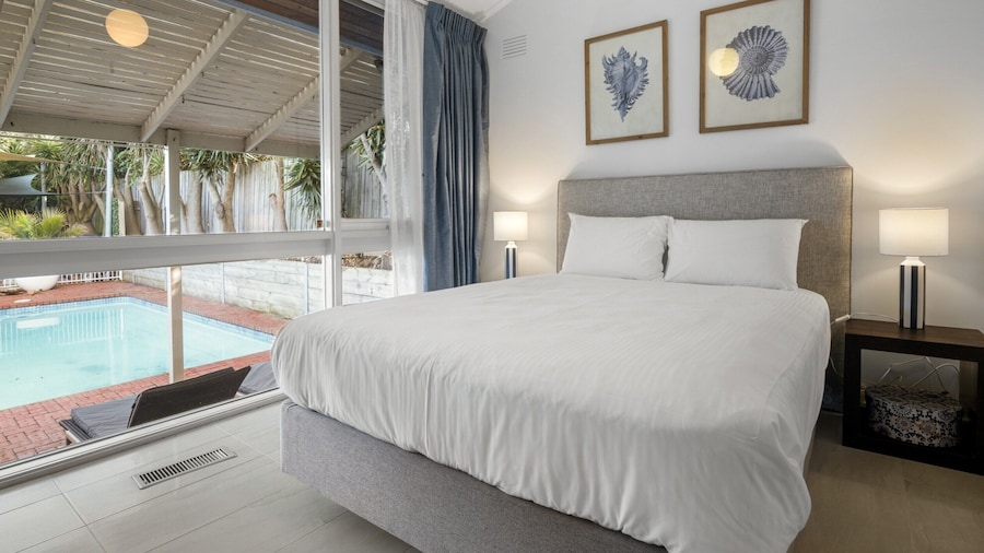 5-bed Haven With Pool Minutes From Beaches