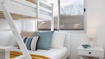 Departamento | 2 habitaciones, tabla de planchar con plancha y ropa de cama