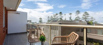 Madecomfy Trendy Apartment on Dee Why Beach