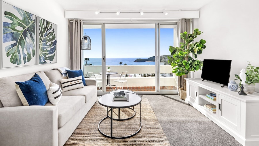 Stunning Ocean Views With Manly At Your Doorstep