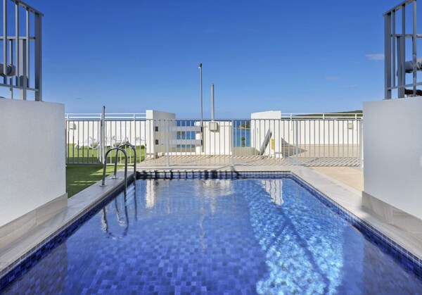 Stunning Ocean Views With Manly At Your Doorstep - Manly