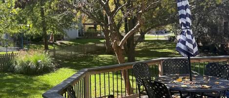 屋外ダイニングエリア