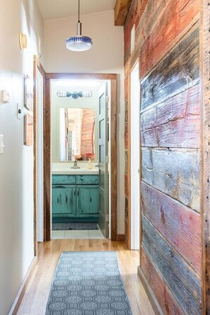 Interior - Cute cabin ideally located in Moab, Month rental (Moab)