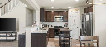 Welcome to your home base for BMT graduations, SeaWorld adventures and more!