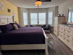 Työpöytä, silitysrauta/-lauta, ilmainen Wi-Fi, vuodevaatteet