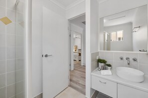 Apartment | Bathroom