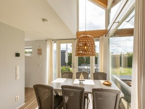 Dining - Enjoy Luxury and Comfort in Holiday Villa Kavel 10 (Renesse)