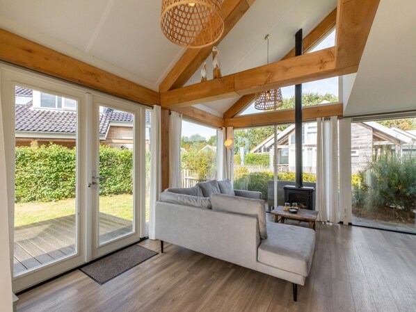 Living room - Enjoy Luxury and Comfort in Holiday Villa Kavel 10 (Renesse)