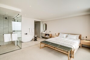 House | 1 bedroom, desk, Internet - Ocean View 1bed Apartment in Sea Point Marlo Cove (Cape Town)