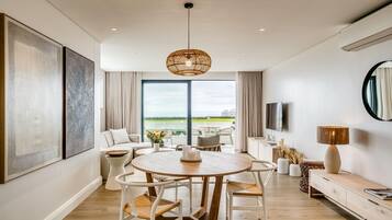 Apartment | 1 bedroom, desk, Internet