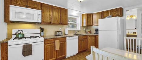 Mikroaaltouuni, uuni, liesi, astianpesukone