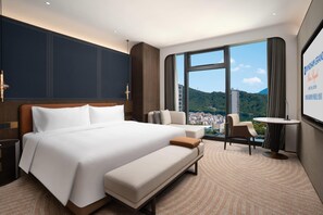 Suite, 1 King Bed (Haoting) - Wyndham Grand Plaza Royale Milky Way Jiande (Hangzhou)
