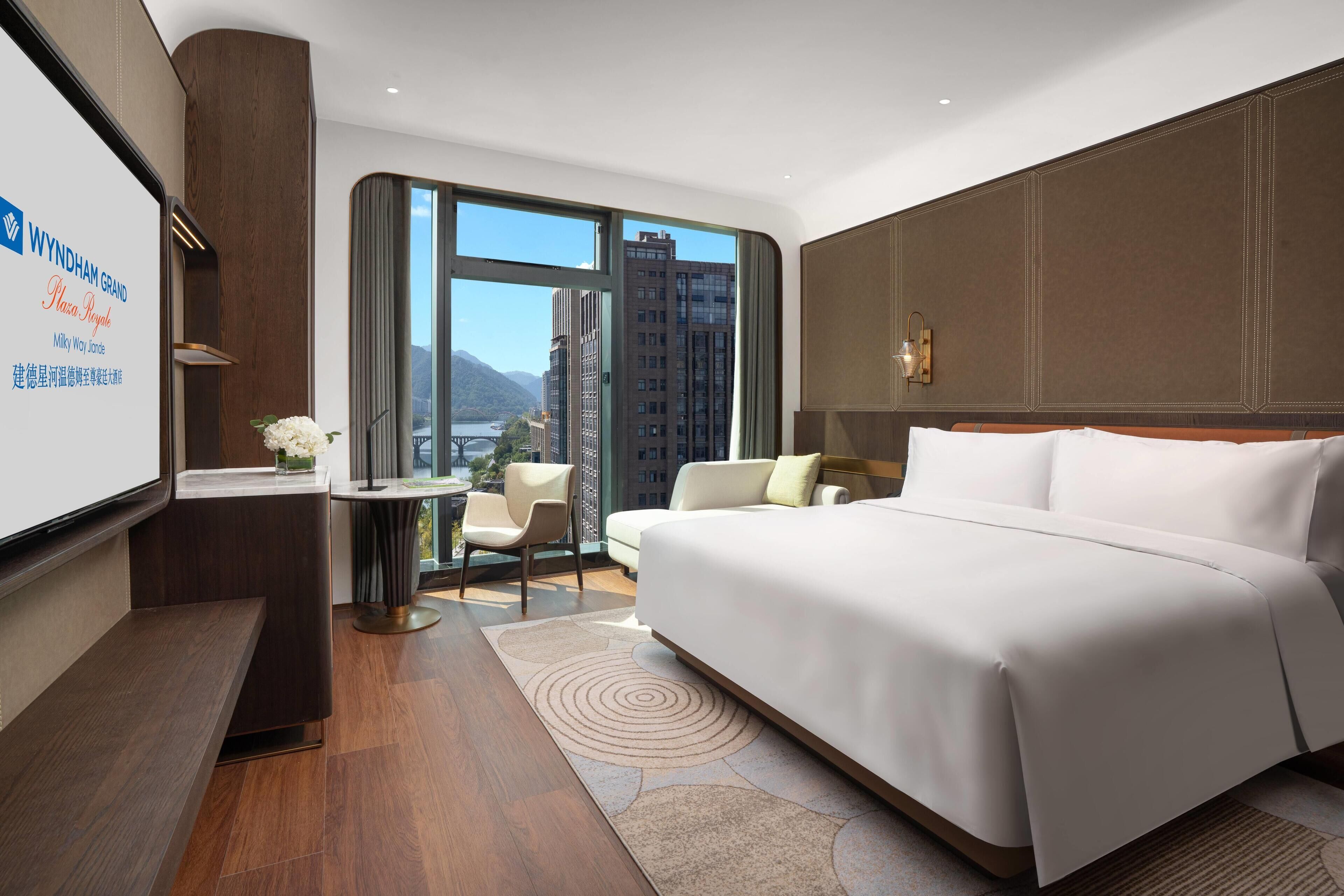 Room, 1 King Bed, River View (Elegant)