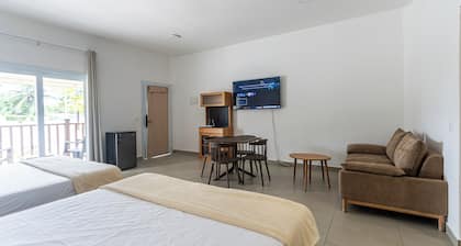 Laguna Park Apartments