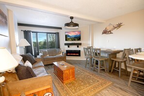 TV, fireplace - SC 1319 | Alpine Retreat | Cozy Nights & Warm Fireplace, Free Hot Tub (Snowshoe)