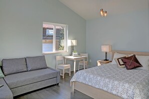 Suite, 2 Bedrooms, Bay View | Free WiFi - The Vue (Seward)