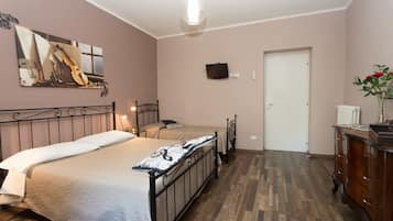 Cortinas blackout, tabla de planchar con plancha y wifi gratis