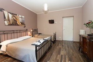 遮光窗簾/窗簾、熨斗/熨衫板、免費 Wi-Fi