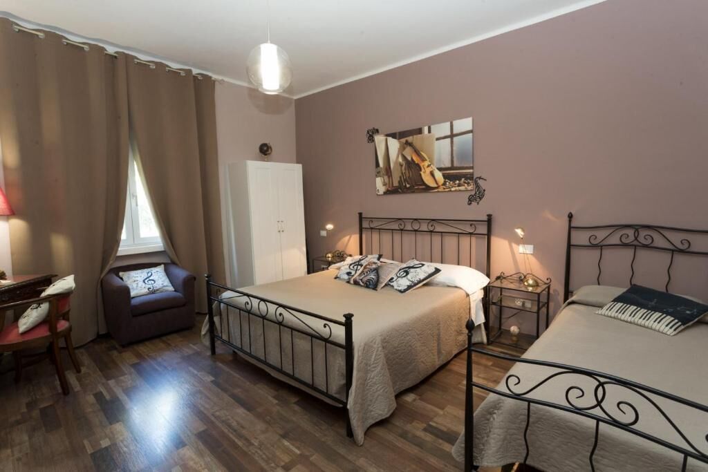 Verdunkelungsvorhänge, Bügeleisen/Bügelbrett, kostenloses WLAN