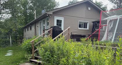 3 Bedroom Lakefront Cottage | OFSC & Trails Nearby