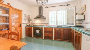 Fridge, microwave, oven, stovetop - Finca Rural en Jaralta de Carmen La Puebla de Los Infantes by Ruralidays (Sevilla)