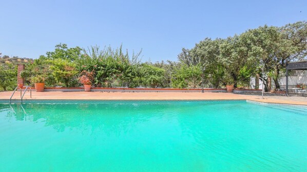 Pool - Finca Rural en Jaralta de Carmen La Puebla de Los Infantes by Ruralidays (Sevilla)