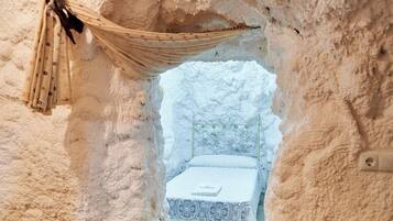 3 chambres, fer et planche Ă repasser