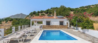 Cortijo Peña Blanca Los Guájares by Ruralidays