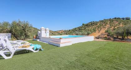 La Era del Bonete Constantina by Ruralidays