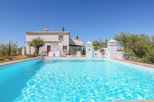 La Era del Bonete Constantina by Ruralidays