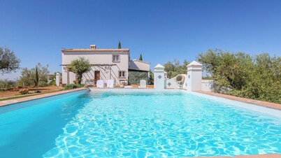 La Era del Bonete Constantina by Ruralidays