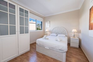 2 habitaciones, tabla de planchar con plancha y wifi gratis 