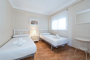 2 chambres, fer et planche Ă repasser, Wi-Fi gratuit, draps fournis